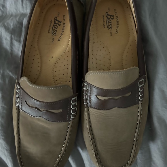 Men’s Bass loafers in excellent condition. Barely worn. Size 10 1/2. main image 5